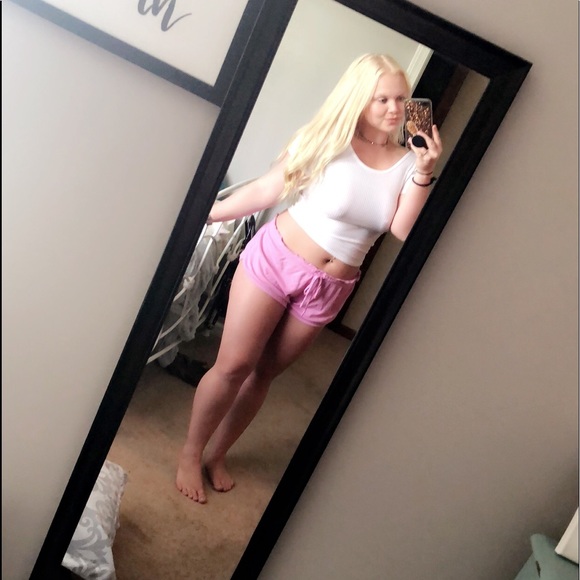 Meet your Posher, Jessica - Picture 3 of 3